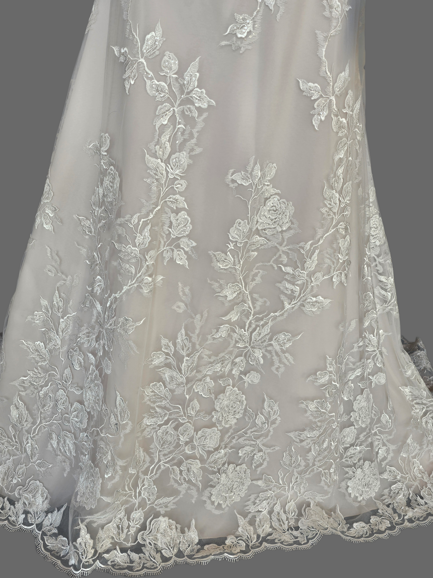 Iv/Champ Floral Aline Plunge Wedding Gown - Justin Alexander