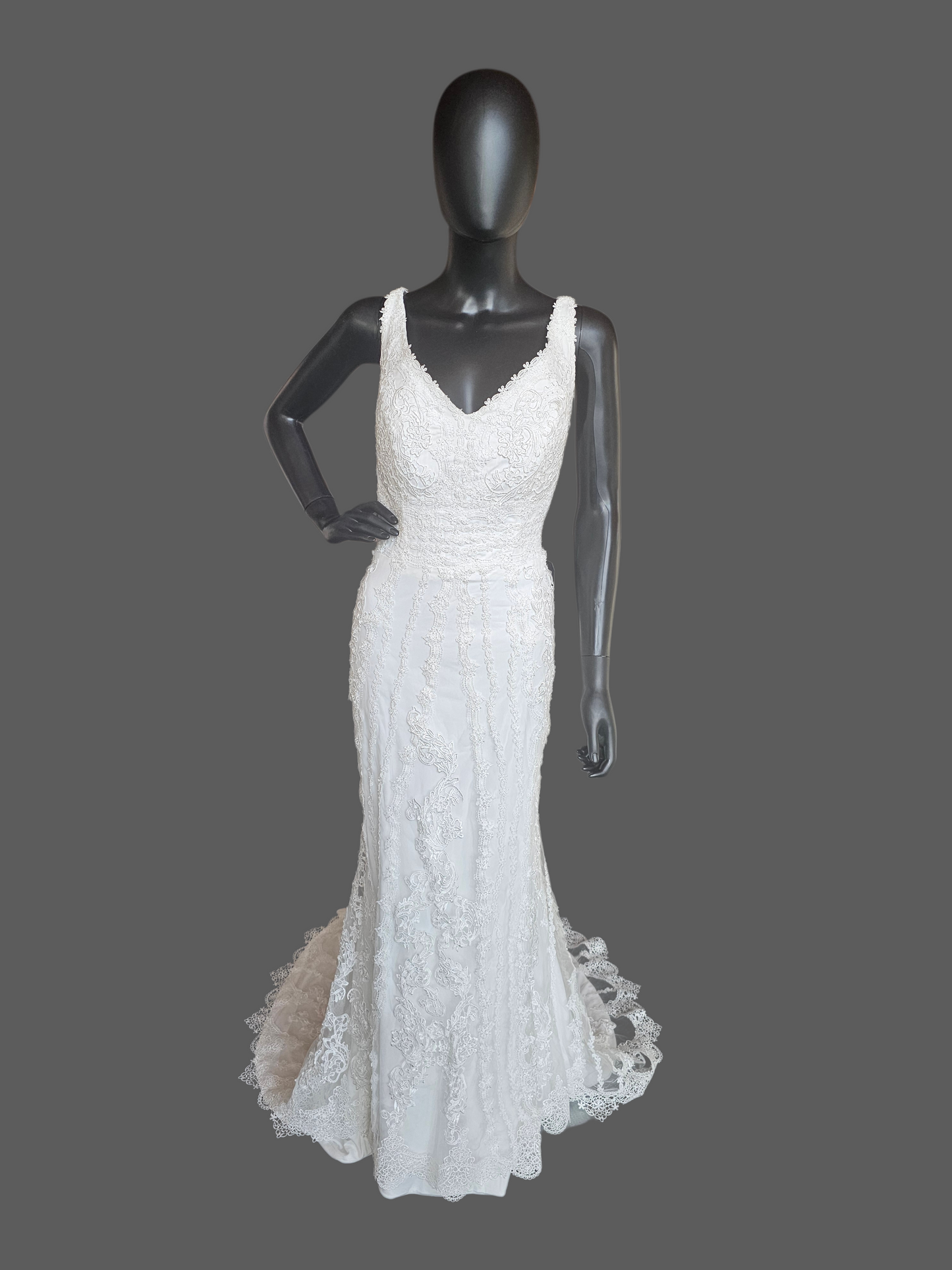 Ivory Bohemian Lace Spaghetti Strap Wedding Gown