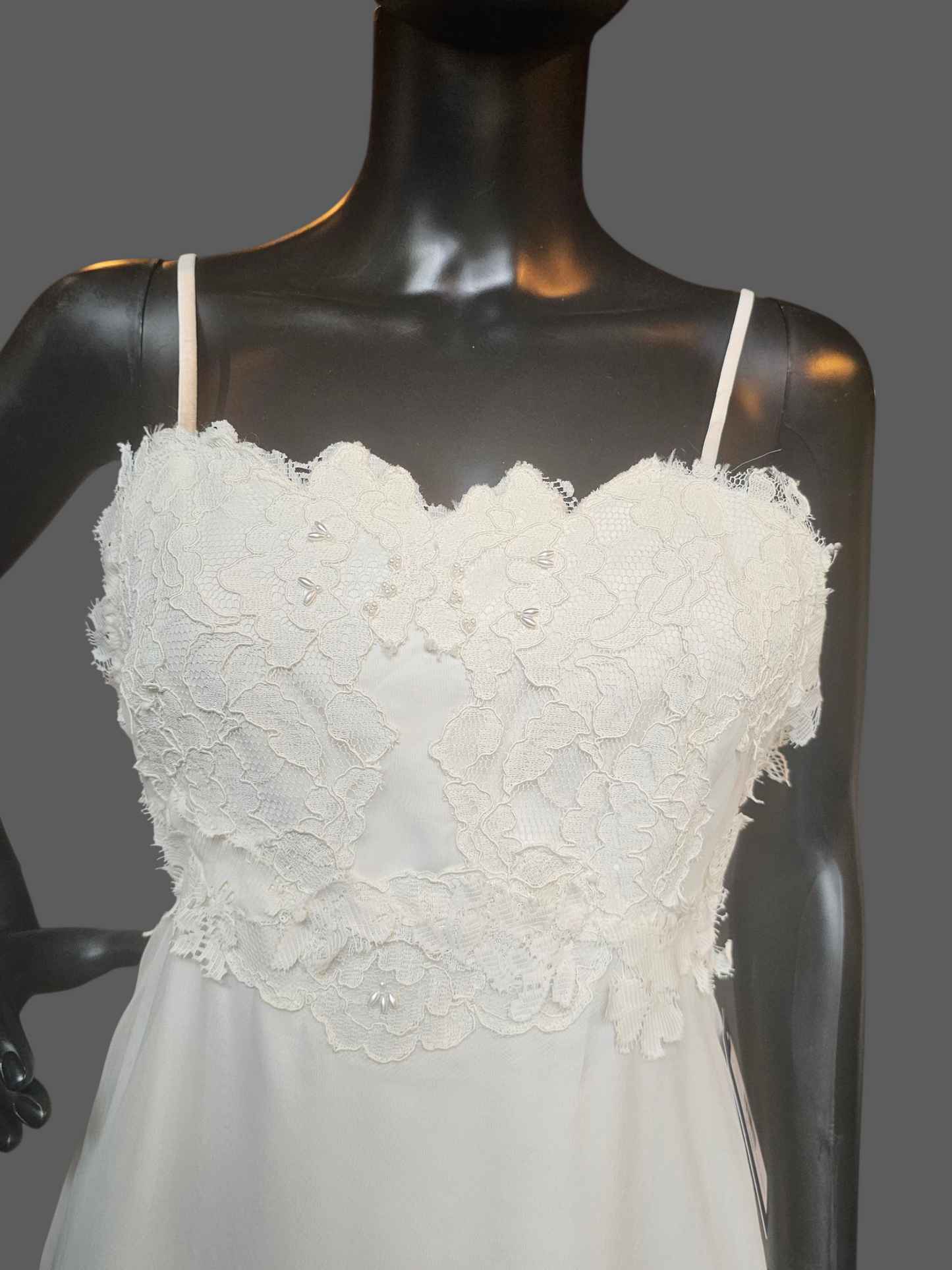 Vintage Ivory Empire A-Line Wedding Gown - Renewal
