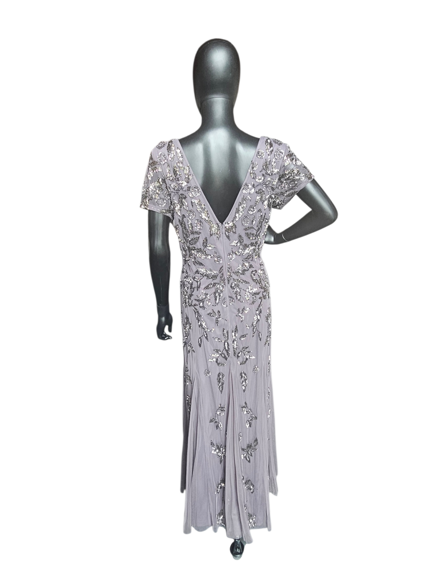 Plum Beaded V-Neck Fitted Formal Dress - MGNY