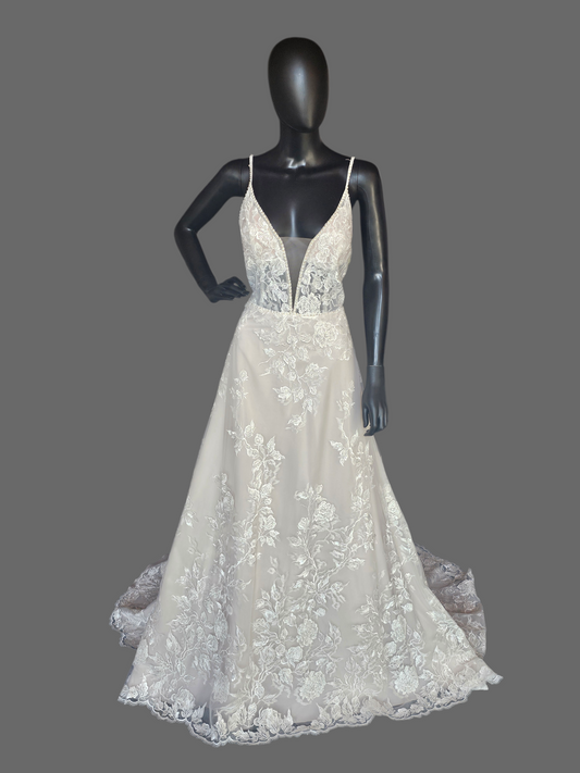 Iv/Champ Floral Aline Plunge Wedding Gown - Justin Alexander