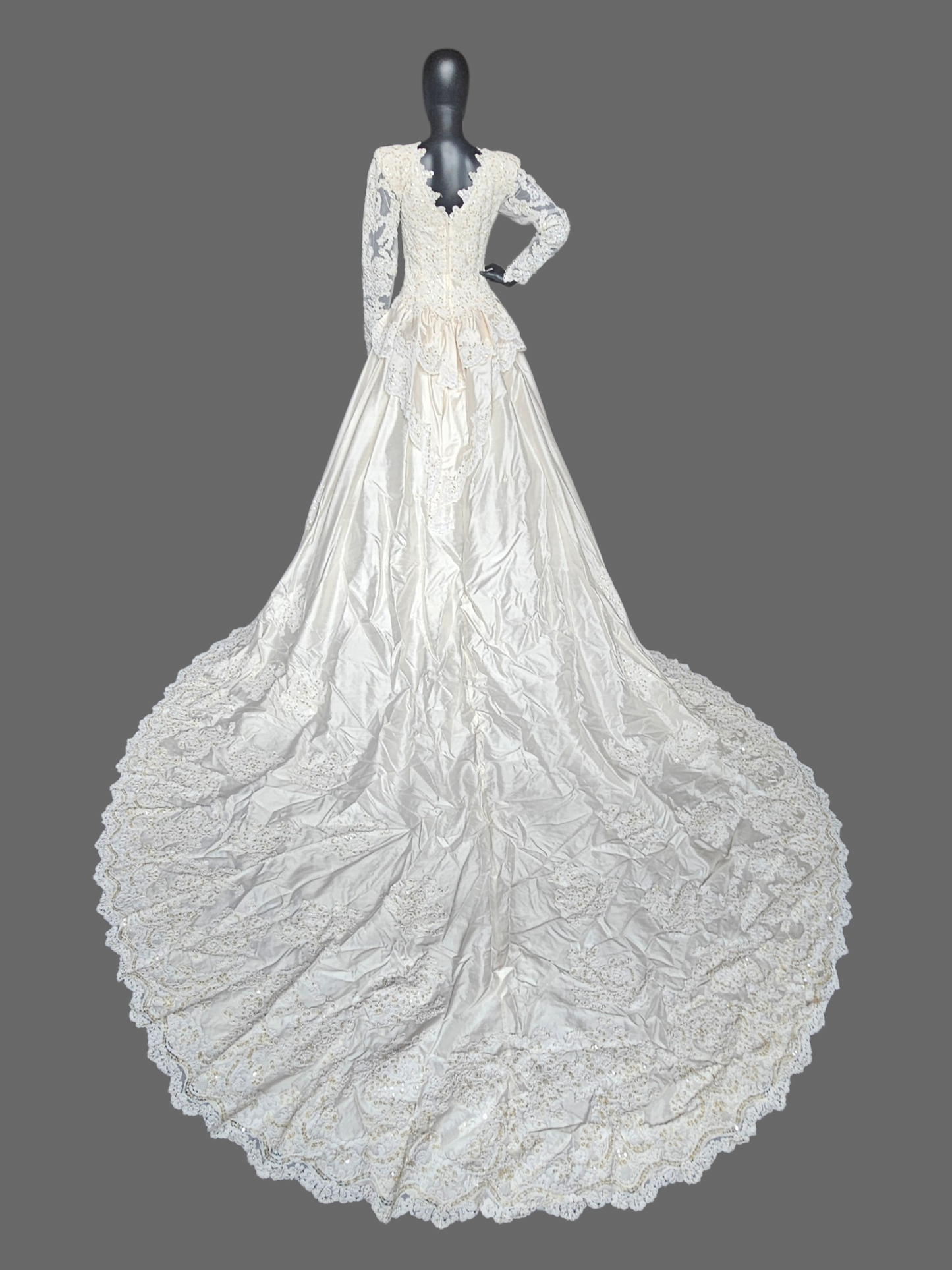 Vintage Ivory Long Sleeve V-Neck Flounce Wedding Gown