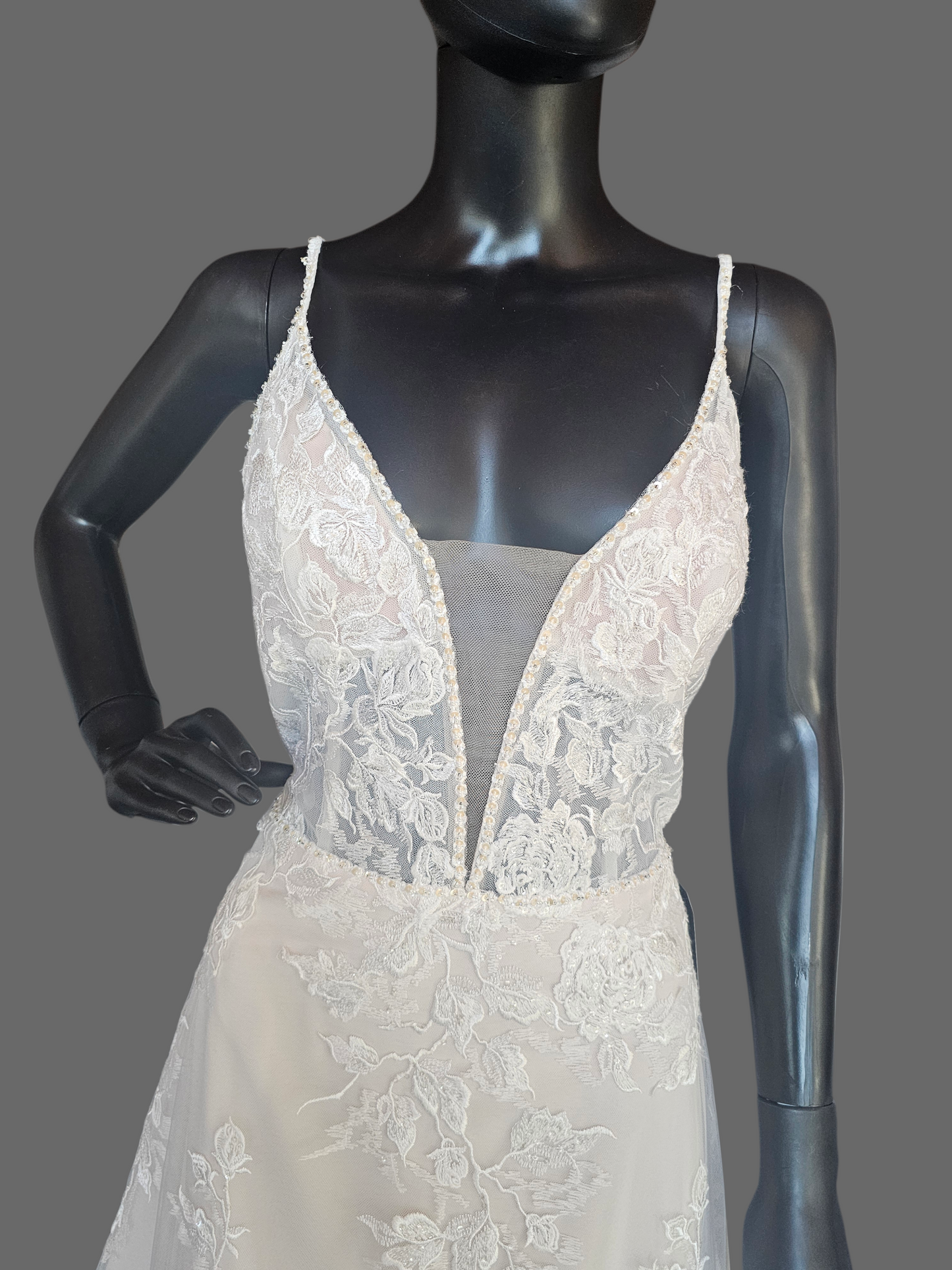 Iv/Champ Floral Aline Plunge Wedding Gown - Justin Alexander