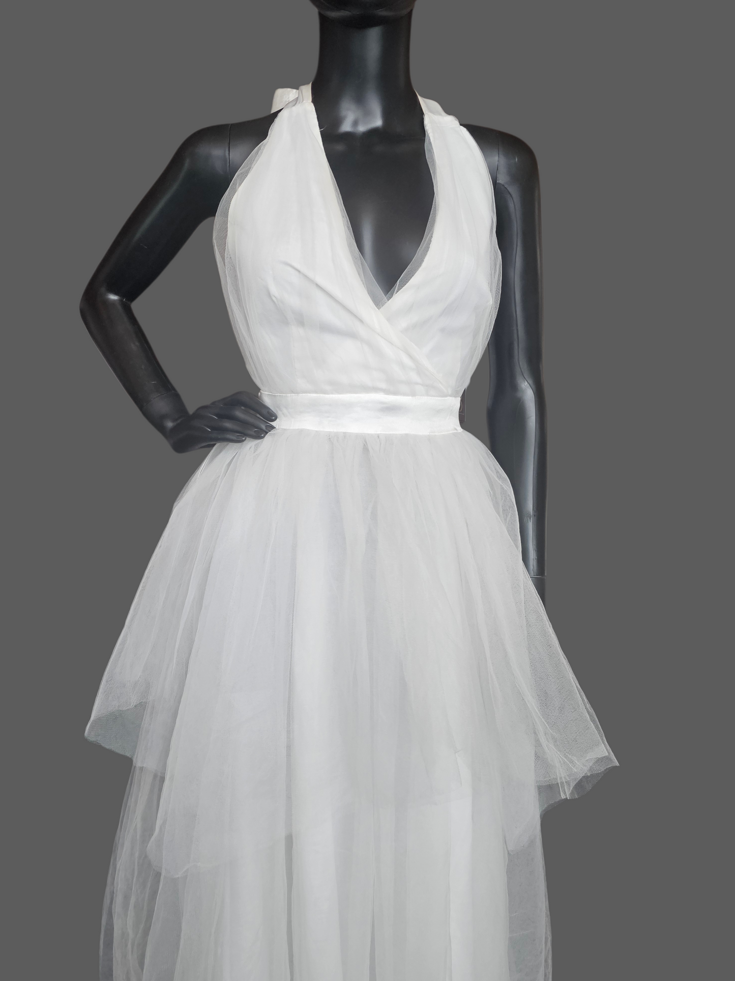 White Tulle Halter Tiered Beach/Informal Wedding Gown NWT - Red Dress