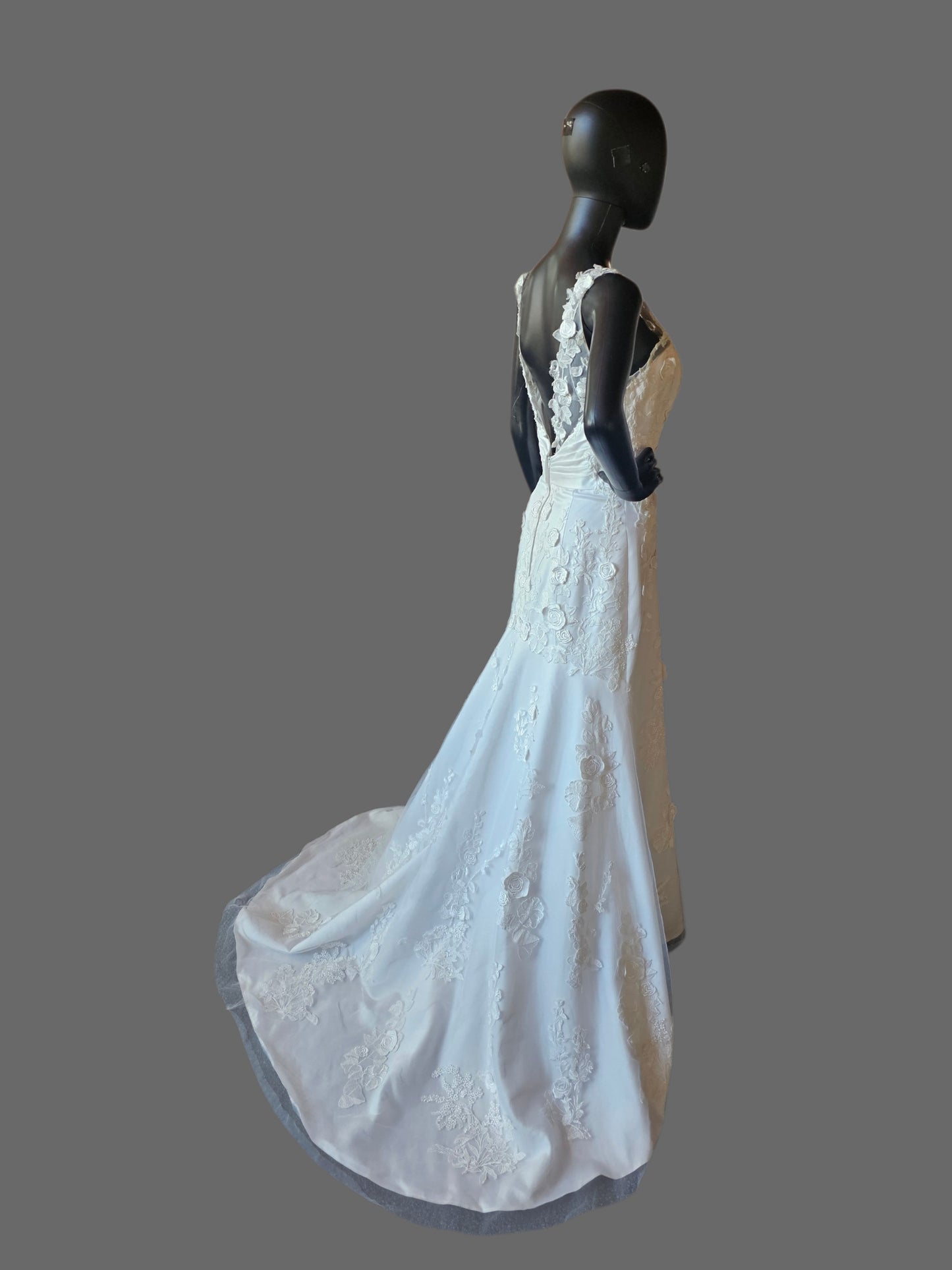 White 3D Floral Lace Straight Cut / Flared V-Neck Small Train Wedding Gown - MTA Solano