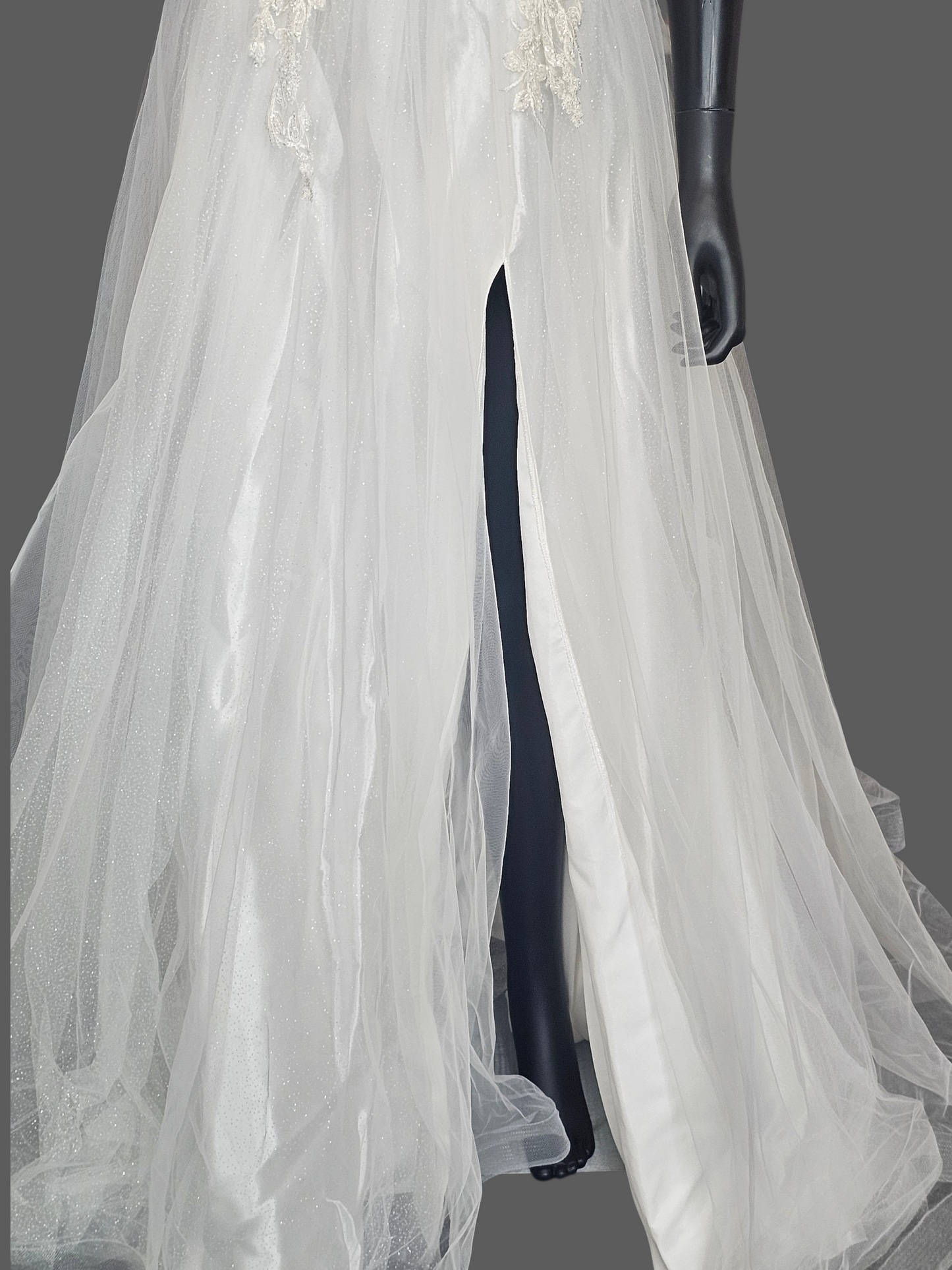 Spaghetti Strap Ivory Floral Embroidered Side Slit Wedd8ng Gown - Di La Sena