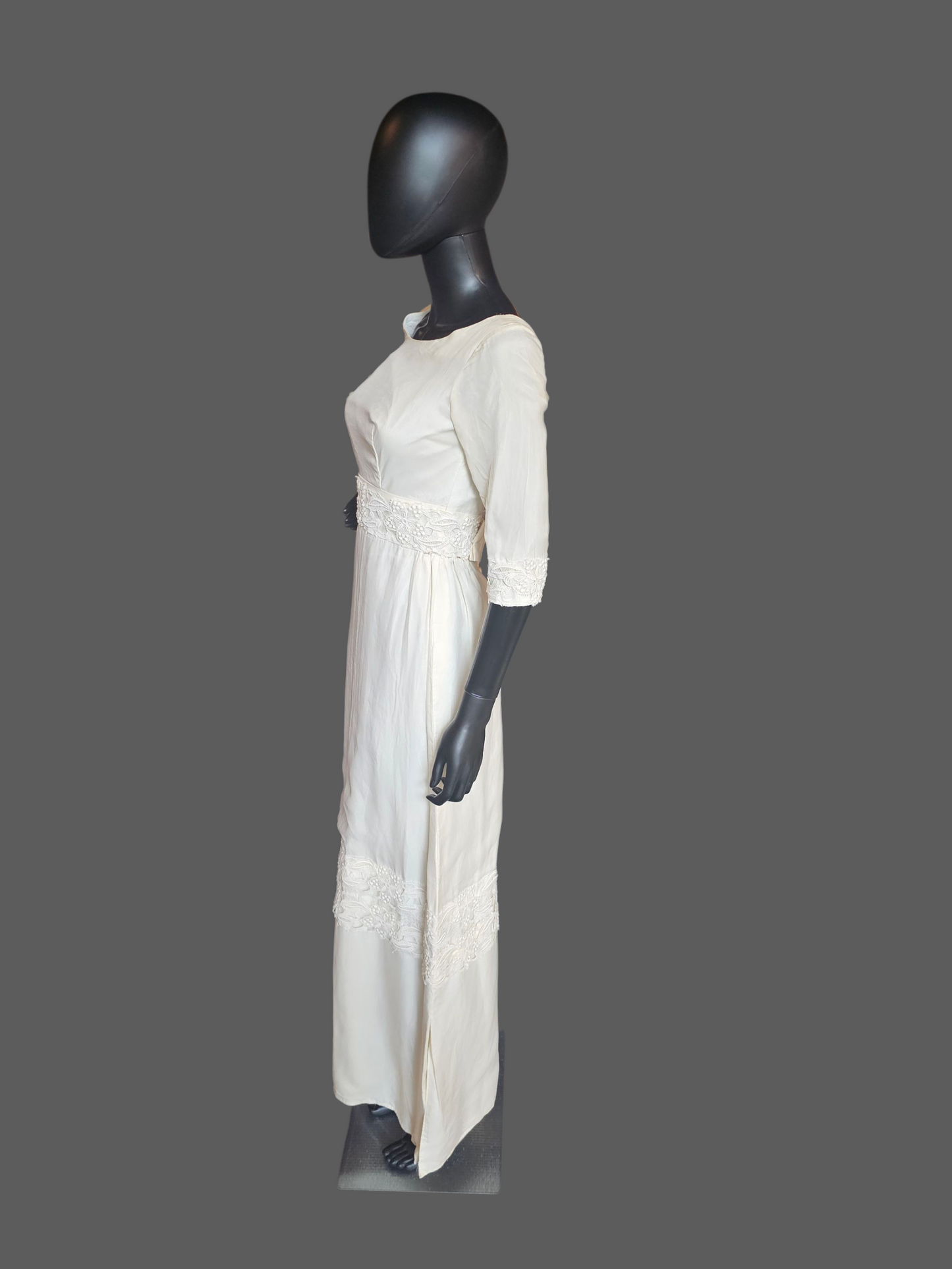Vintage 60's Straight Cut Bateau Neck 3/4 Sleeve Wedding Gown W/Detachable Train