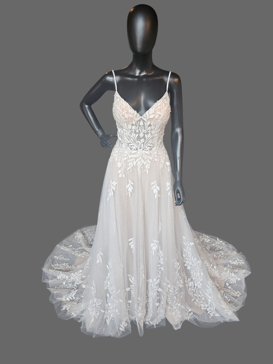 3D Floral Ivory/Champagne A-Line (NEW Without Tags) Wedding Gown - Maggie Sottero