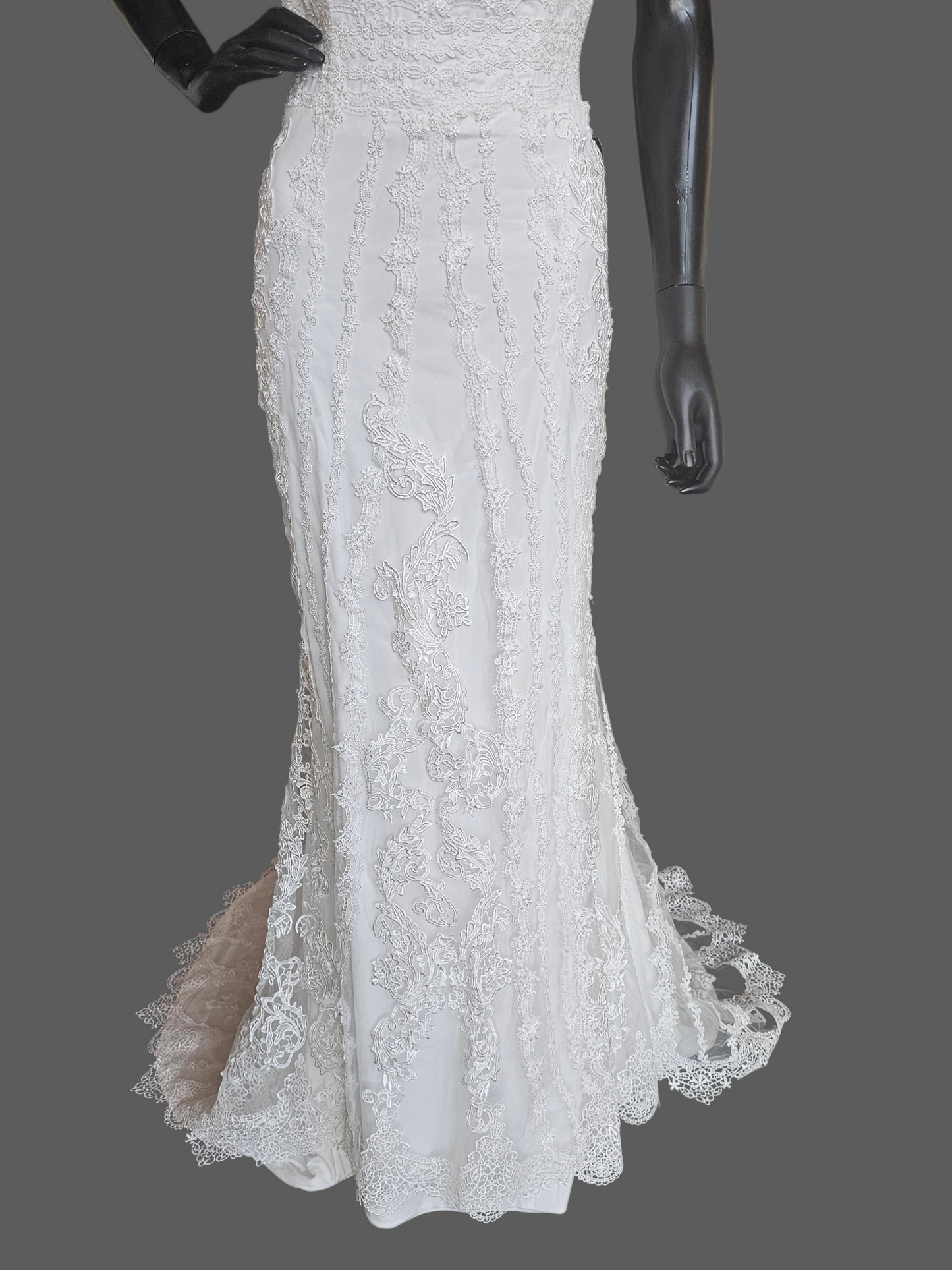 Ivory Bohemian Lace Spaghetti Strap Wedding Gown