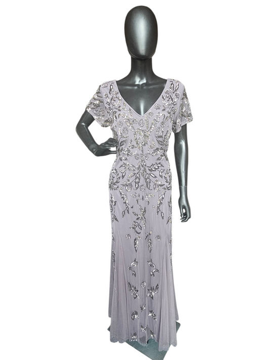 Plum Beaded V-Neck Fitted Formal Dress - MGNY