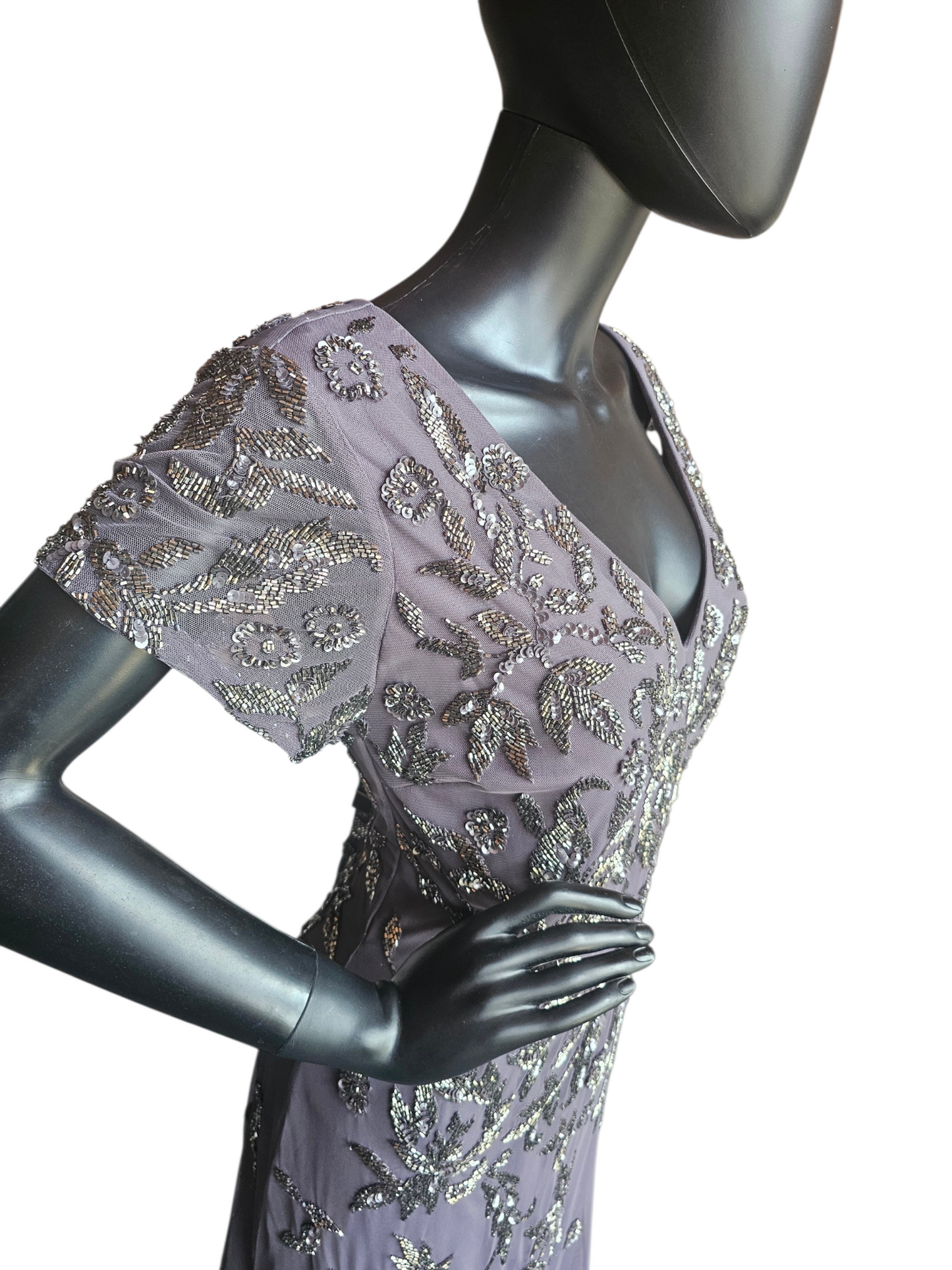 Plum Beaded V-Neck Fitted Formal Dress - MGNY